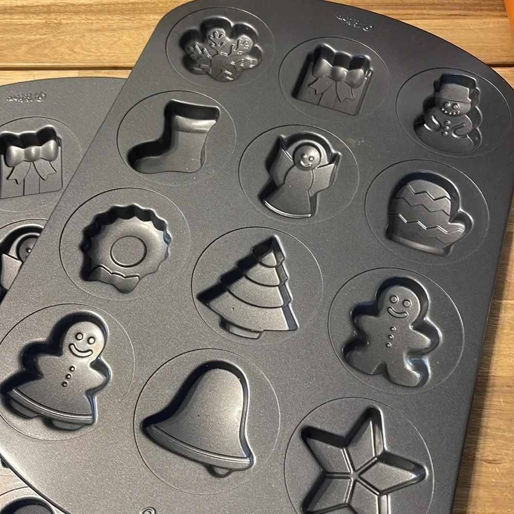 WILTON 2x christmas cookie shapes pan